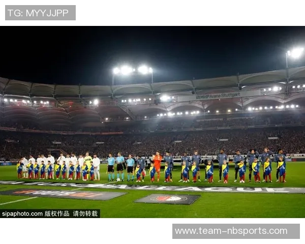 多特蒙德关注荷兰中场昆滕廷伯格罗斯续约前景不明