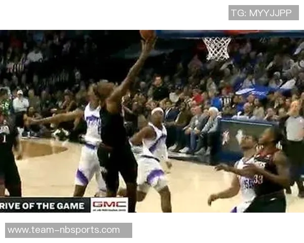 马克西表现出色15投9中轻松砍下22分3篮板8助攻2抢断1盖帽助球队获胜